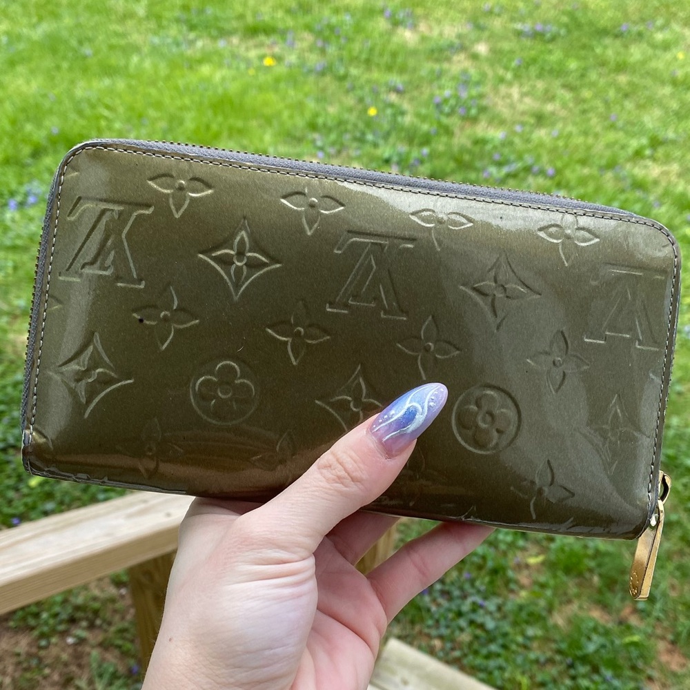 💚SOLD💚 Louis Vuitton long wallet